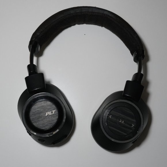 Plantronics BackBeat Pro 2 Wireless Over-ear Noise Cancelling Headphones - Picture 2 of 11